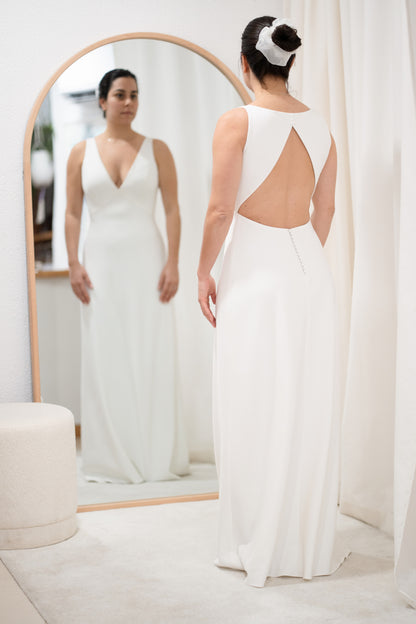 V-NECK DRESS WITH TRIANGULAR OPEN BACK