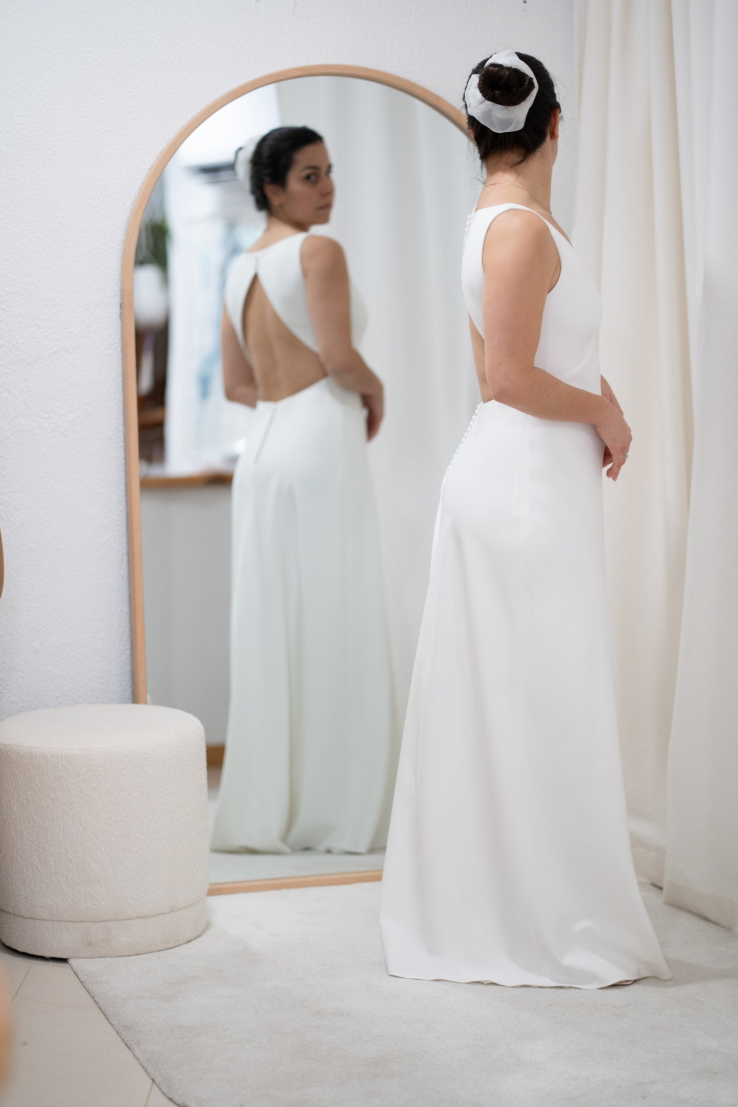 V-NECK DRESS WITH TRIANGULAR OPEN BACK