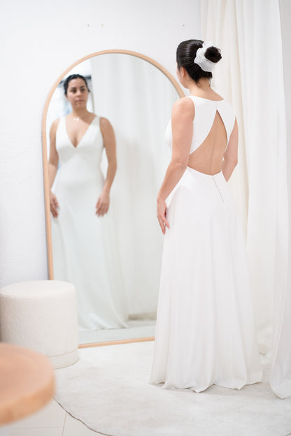 V-NECK DRESS WITH TRIANGULAR OPEN BACK