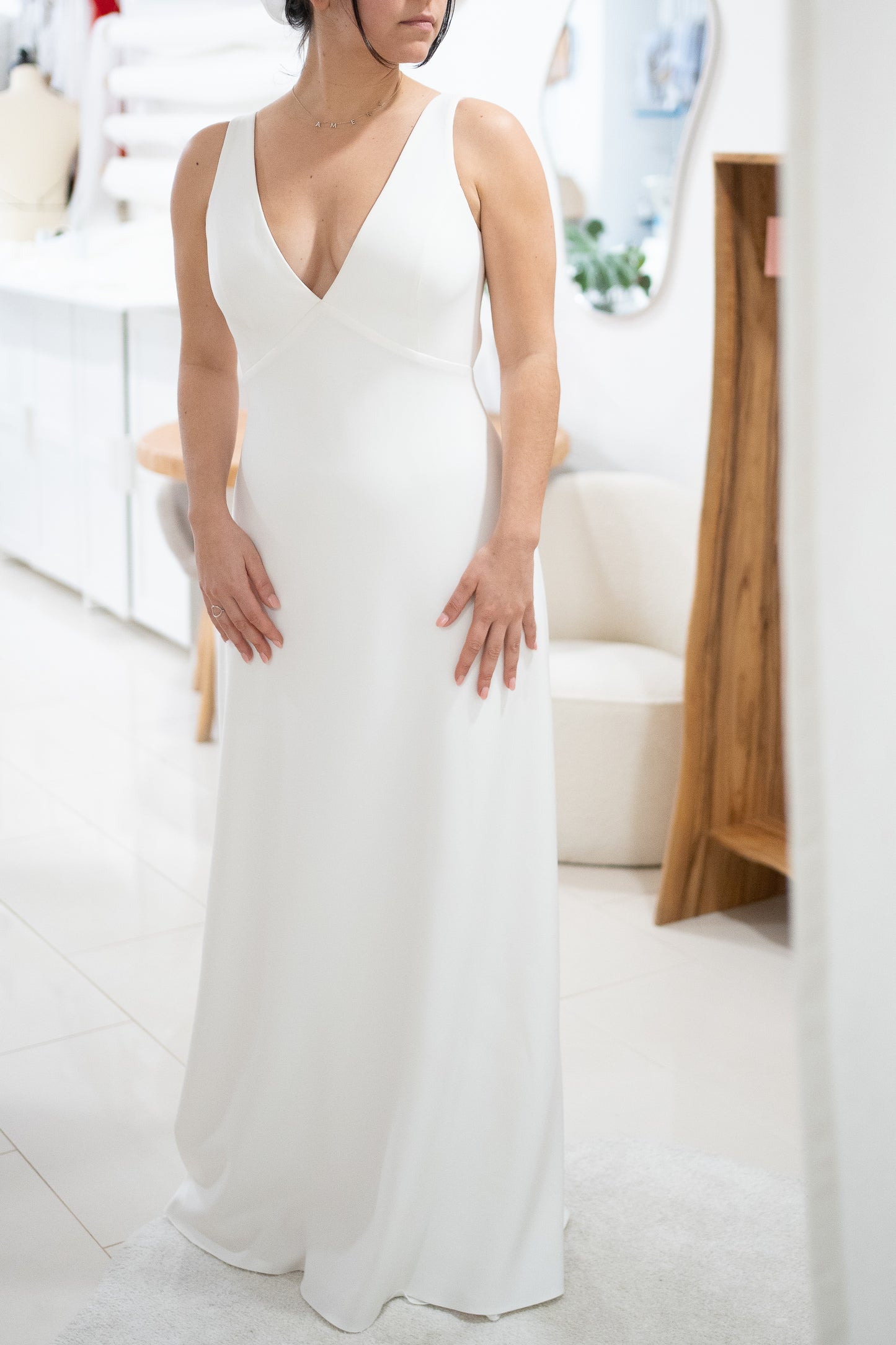 V-NECK DRESS WITH TRIANGULAR OPEN BACK