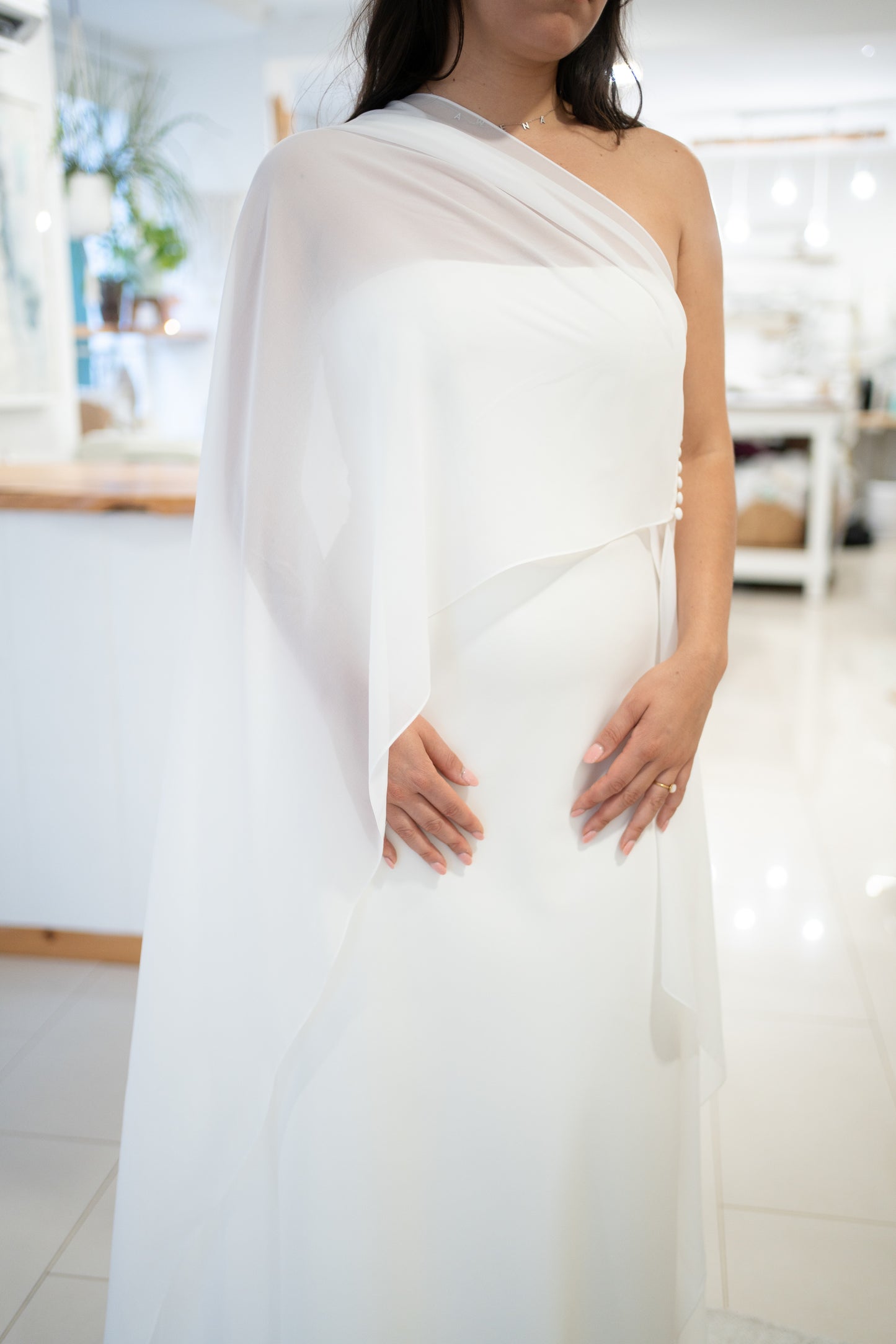 AIRIS | ONE SHOULDER W/ SCARF