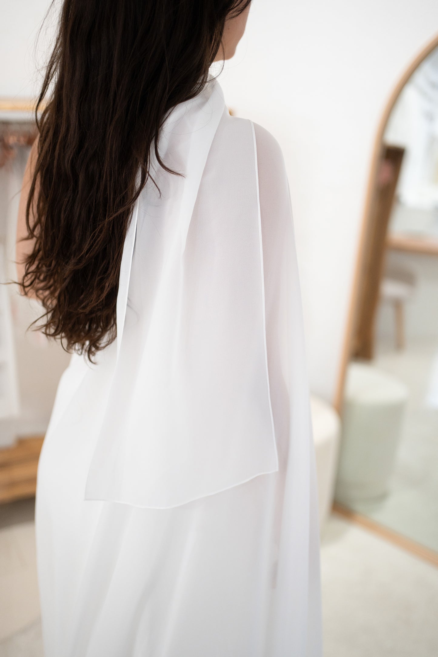 AIRIS | ONE SHOULDER W/ SCARF