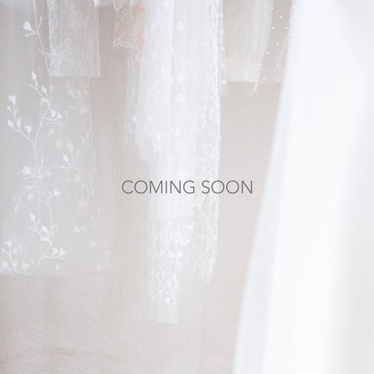 PLEATED BISHOP SLEEVES WITH CUFF