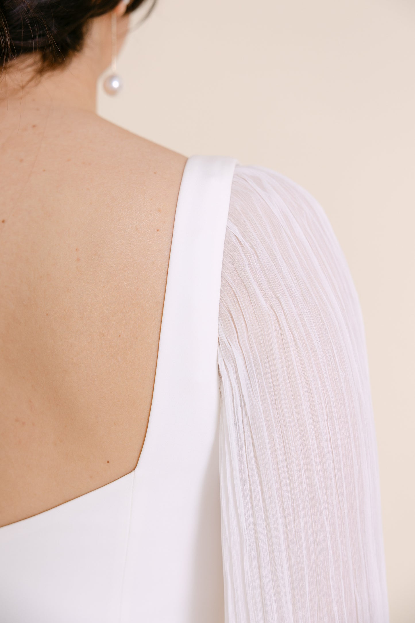 PLEATED CHIFFON SLEEVE