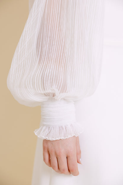 PLEATED TULLE SLEEVE WITH CUFF